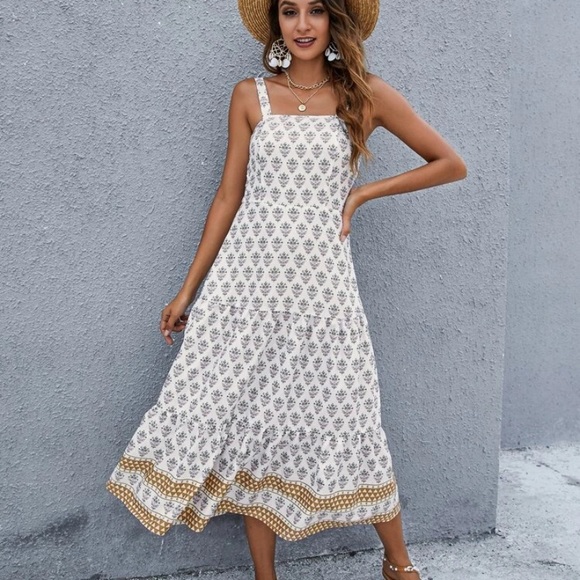 SHEIN Dresses & Skirts - Boho Tan Print Dress
